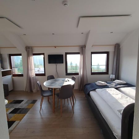 Jelka Apartmani 亚霍里纳 外观 照片