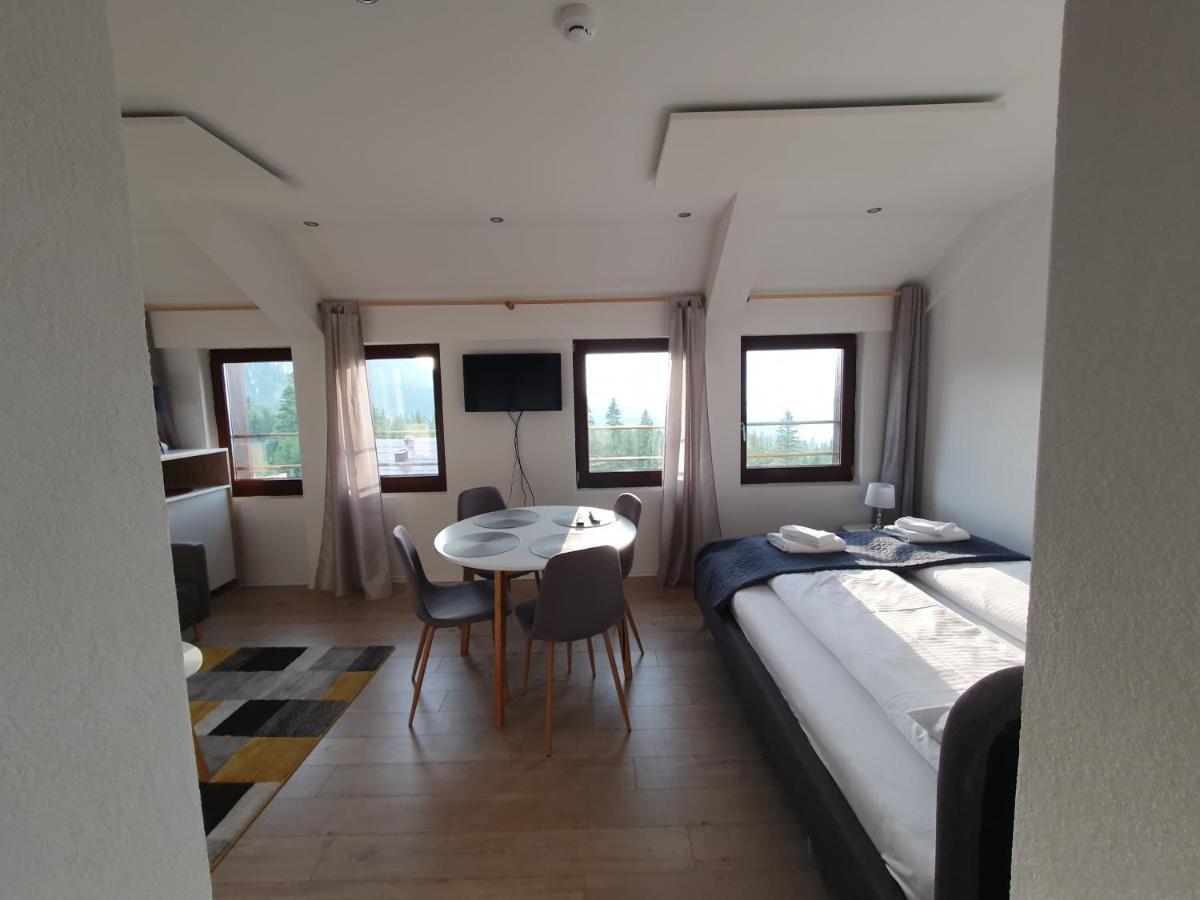 Jelka Apartmani 亚霍里纳 外观 照片