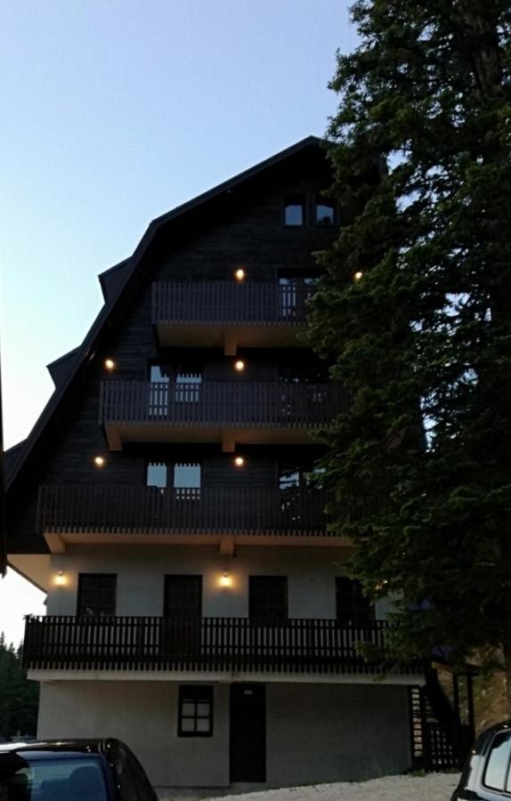 Jelka Apartmani 亚霍里纳 外观 照片